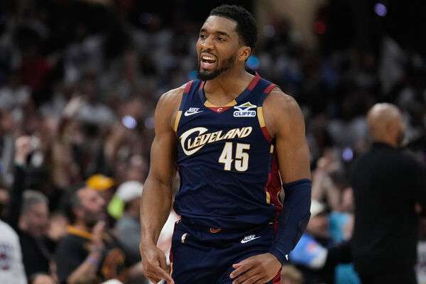 NBA重磅续约！"蜘蛛侠"米切尔4年2.73亿顶薪留守骑士