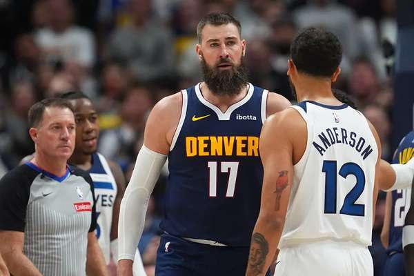 NBA/金块裁掉约基奇搭档！"大V"季后赛隐身 名记曝多队争抢